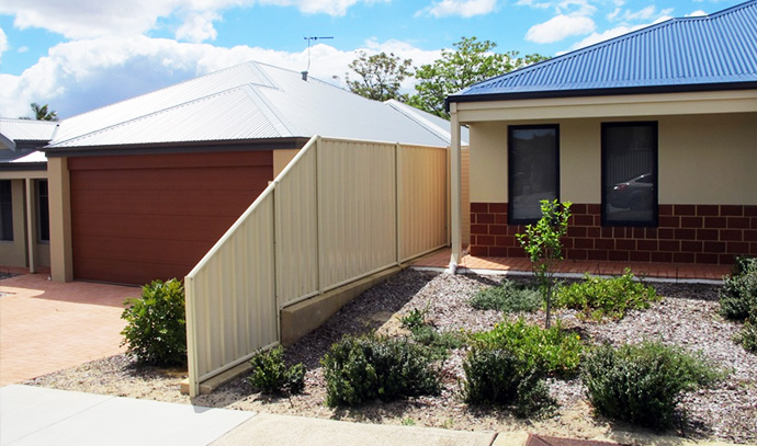 secure-a-fence-colorbond-modular-system-home-roof